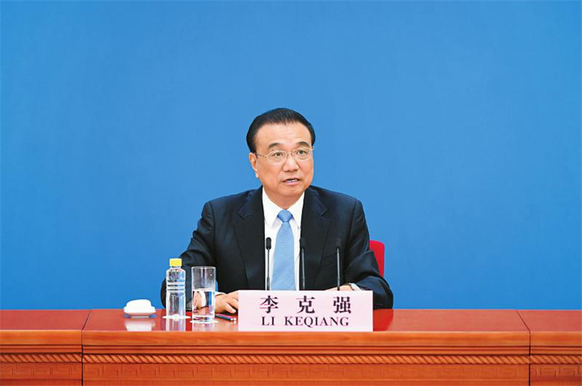 李克強總理答記者問(wèn).jpg